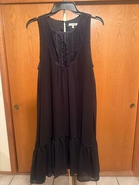 Max Studio Black Sleeveless Lace-Yoke Maxi Dress